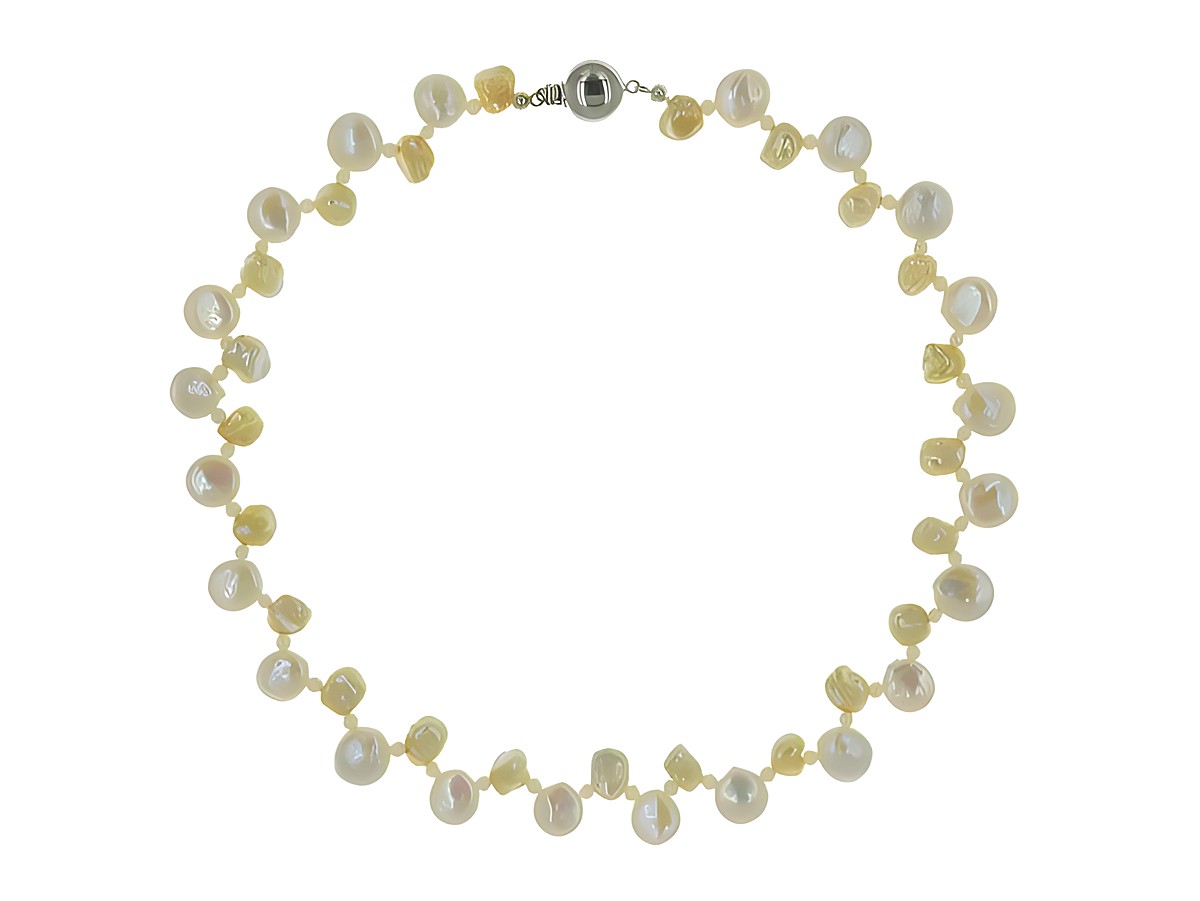 Perlenkette aus Süßwasser-Zuchtperlen in Weiß und Creme, Durchmesser 3-10,5 mm, Länge 44 cm, mit Silberverschluss, besonders Design von Juwelier Harnisch. – Ansicht 2