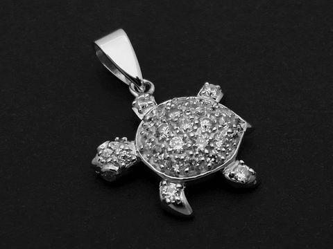Silber Anhänger in Form einer Schildkröte, funkelnd besetzt mit weißen Kristallen, Hersteller: Juwelier Harnisch, für Tierliebhaber geeignet.