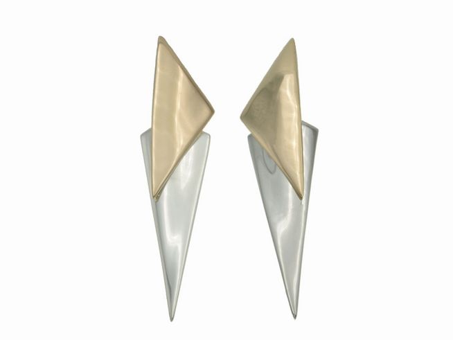 Ohrhänger aus Sterling Silber in polierter, rhodinierter Ausführung mit dreieckiger Form in Roségold, ohne Stein, Hersteller Juwelier Harnisch.
