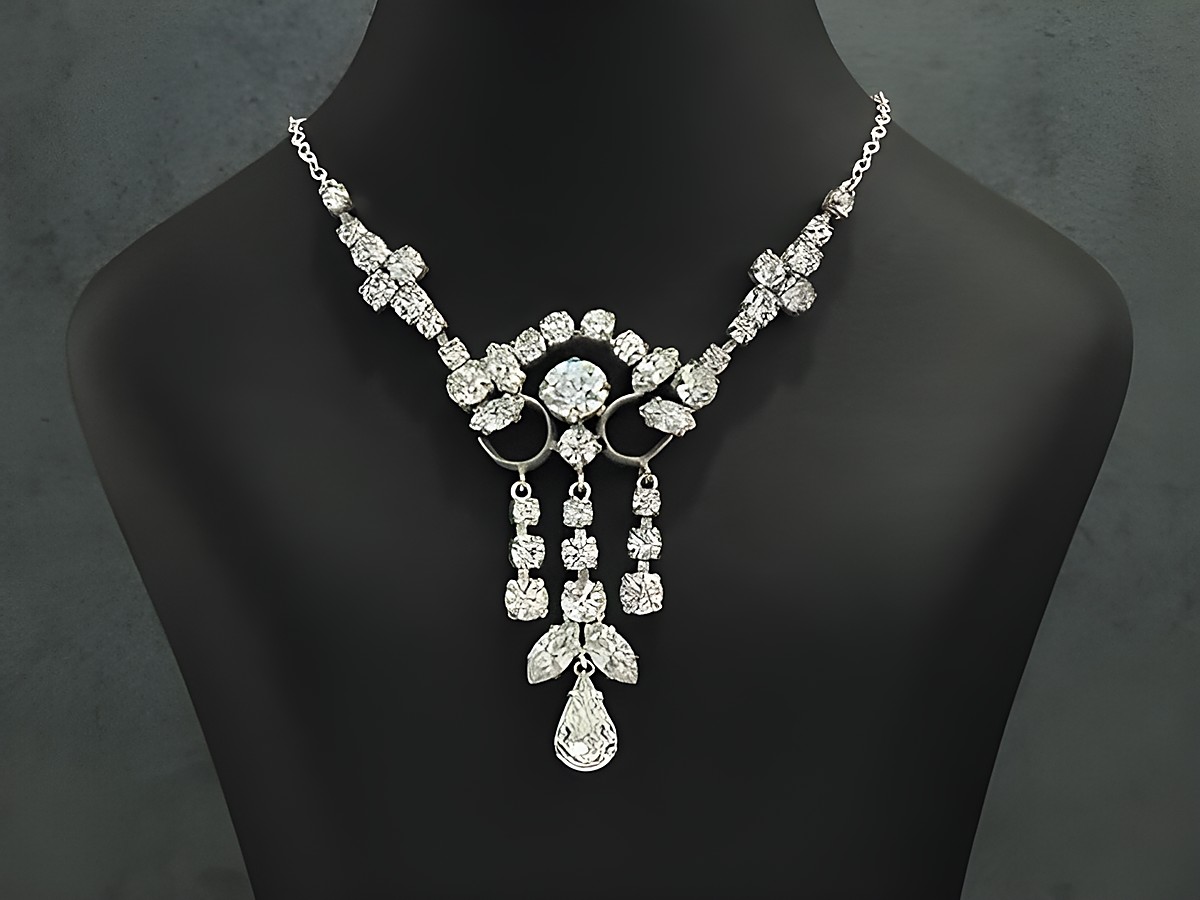 Elegante Strass Collier Kette aus Sterling Silber in silberfarben, extravagant gestaltet mit funkelnden Strasssteinen, Länge 38-45 cm, Hersteller Juwelier Harnisch.