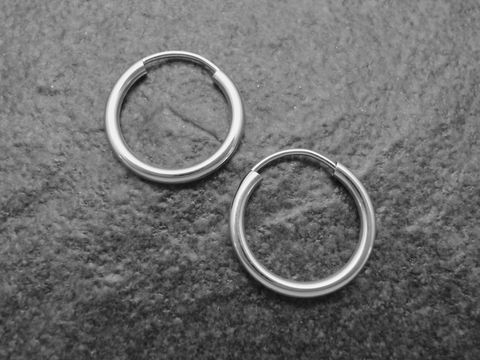 Silber Creolen 1,3 cm aus Sterling Silber mit 2 mm Durchmesser, Hersteller Juwelier Harnisch, elegante Ohrschmuck bis 15 mm, ideal für jeden Anlass.