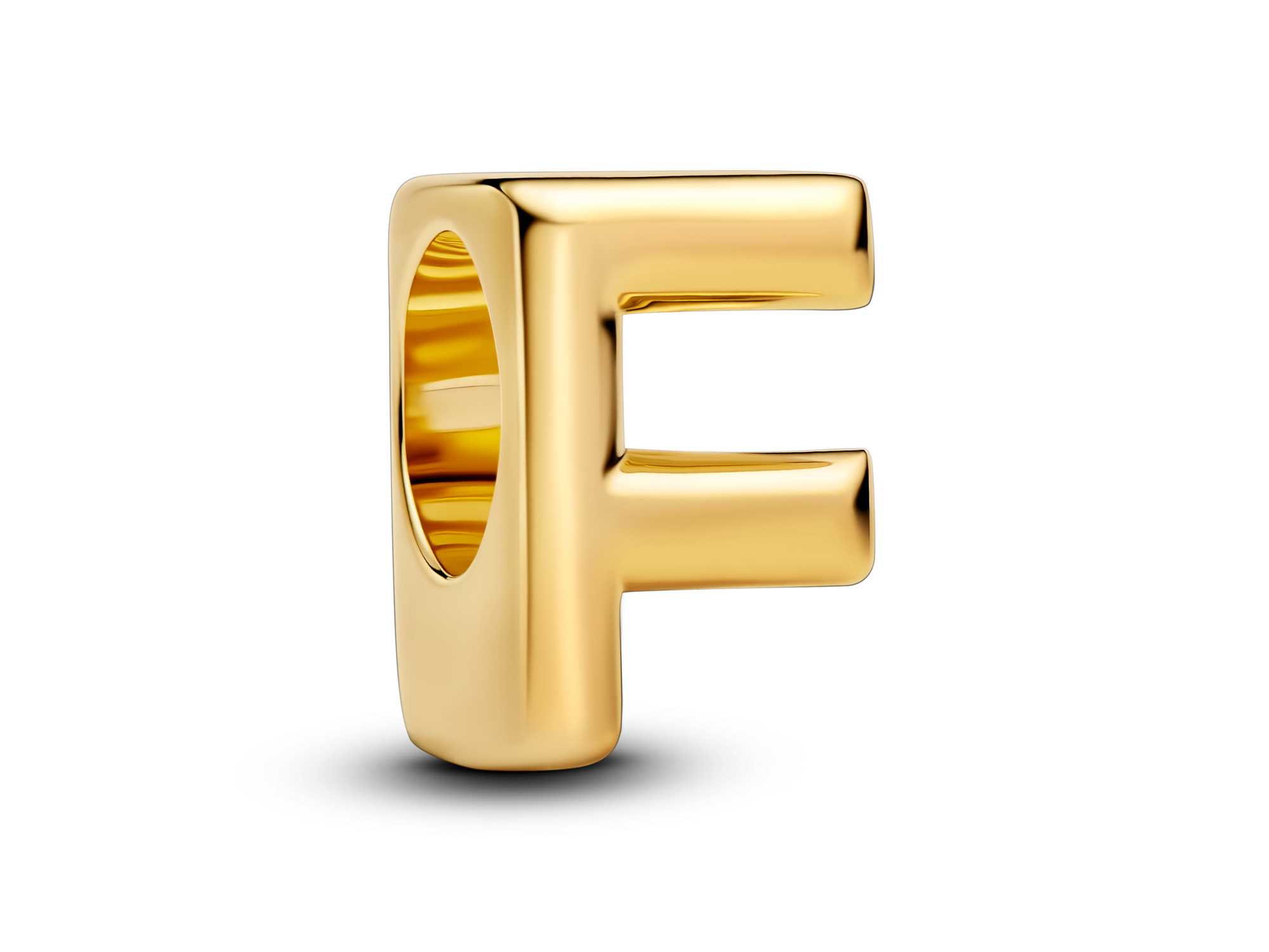 Buchstabe F aus gelbgold vergoldetem Material, glänzende Oberfläche, modernes Design, ideal für Schmuckliebhaber, passend zu verschiedenen Armbändern von Pandora. Neuheit im Sortiment.