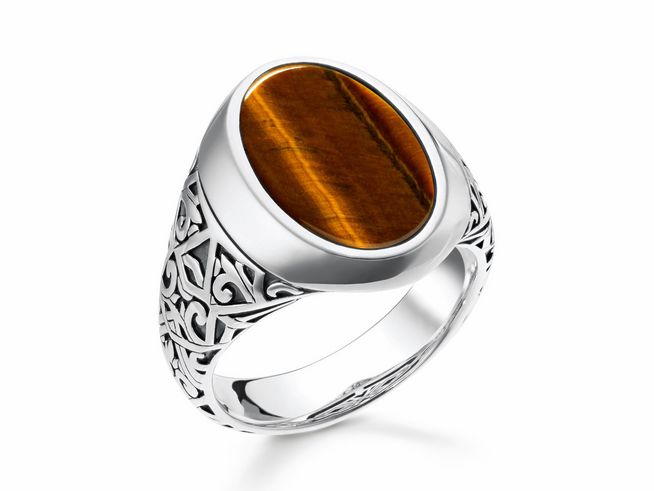 Herrenring aus Sterling Silber mit geschwungenem Design und einem ovalen Tigeraugenstein, Größe 62, Hersteller Thomas Sabo TR2242-826-2-62.