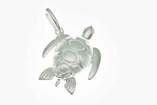 Schildkröte Anhänger aus Sterling Silber von Juwelier Harnisch, elegant mit detailreicher Gestaltung, ideales Schmuckstück für Tierliebhaber.