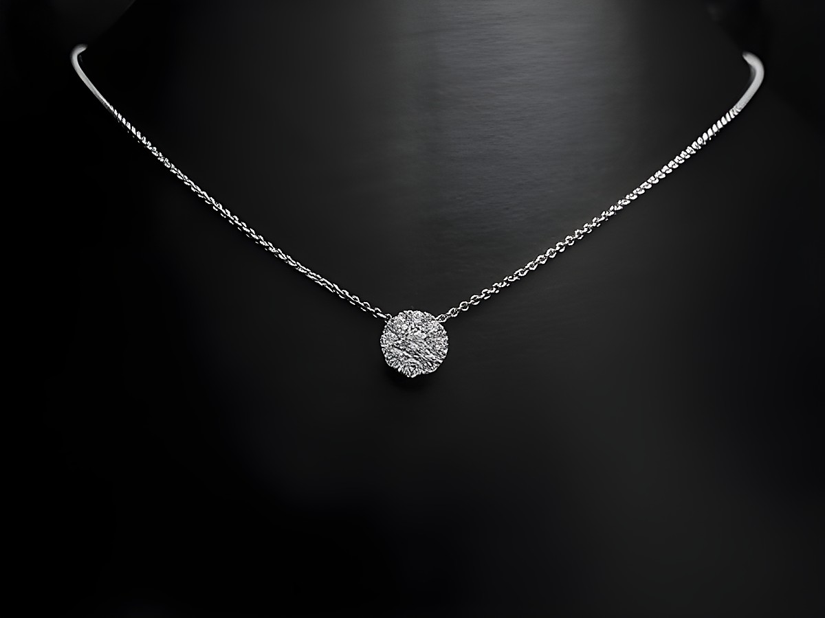 Weißgold Collier Anker 1 x 1 mm mit brillant besetztem Anhänger von Juwelier Harnisch in besonders elegantem Design, Länge 45 cm, perfekt für besondere Anlässe.