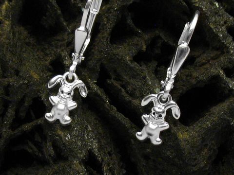 Ohrringe Hase - 925 Sterling Silber - niedlich, ideal für Kinder, hergestellt von Juwelier Harnisch, mit einem charmanten Hasenmotiv in funkelndem Silber.