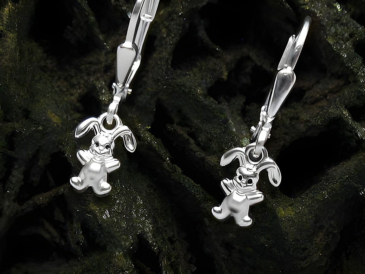 Ohrringe Hase - 925 Sterling Silber - niedlich, ideal für Kinder, hergestellt von Juwelier Harnisch, mit einem charmanten Hasenmotiv in funkelndem Silber.