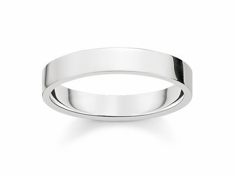 Silberner Ring von Thomas Sabo TR2112-001-12-68 in Größe 68 mit elegantem, schlichtem Design und polierter Oberfläche, ideal für jeden Anlass.