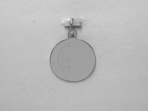 Gravurplatte mit Blume als Silberanhänger von Juwelier Harnisch, schlichtes Design mit dezentem Blumenmotiv, ideal für persönliche Gravuren und als Schmuckstück.
