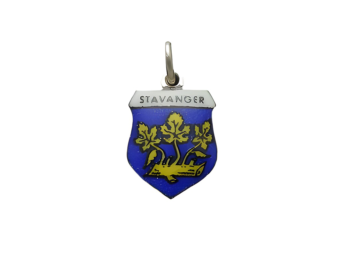 Silber Anhänger mit dem Stadtwappen von Stavanger, Norwegen, zeigt ein blaues Schild mit goldenen Blättern und einem Baumstamm, hergestellt von Juwelier Harnisch.