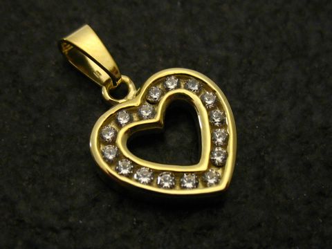 Herz Anhänger big love aus Gold mit einem Durchmesser von 15mm, verziert mit funkelnden Zirkonia-Steinen, von Juwelier Harnisch, ideal für besondere Anlässe oder als persönliches Geschenk.