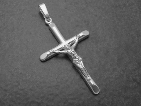 32717-0 Silber Anhänger - Kreuz mit Jesusfigur von Juwelier Harnisch, zeitlose Geschenkidee, elegant verarbeitet und ideal für Glaubensbekundung oder als Schmuckstück.