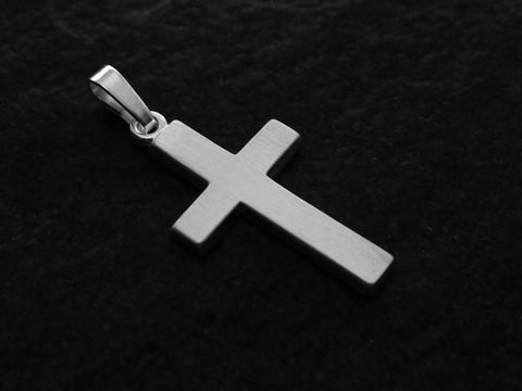 Kreuz Anhänger in Sterling Silber, mattiert und schlicht, hergestellt von Juwelier Harnisch, ideal für einen eleganten Look und vielseitige Tragemöglichkeiten.