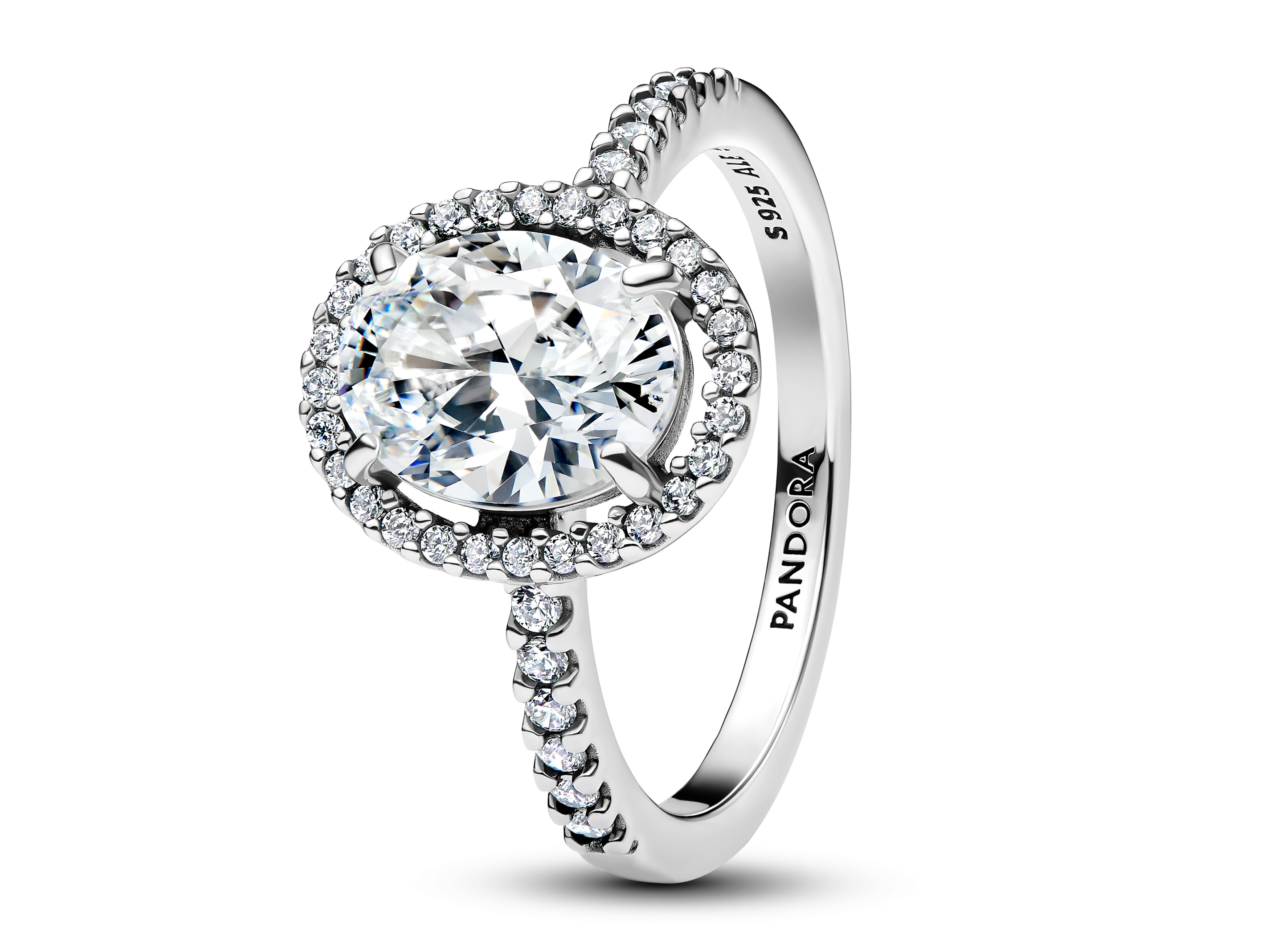 Funkennder Halo-Statement-Ring von Pandora aus Sterling Silber mit einem großen Zirkonia im Zentrum und umgeben von kleineren Zirkonias, Größe 48, elegant und strahlend.