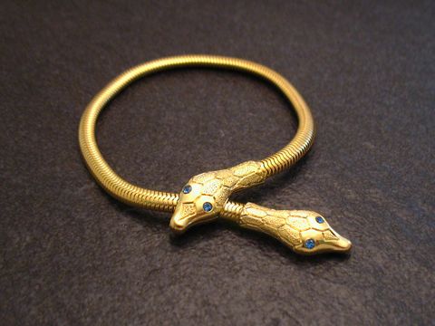 61234-0 Schlangen Y Armband gut vergoldet 17 cm -City- Blau- mit zwei Schlangenköpfen und blauen Steinen, Hersteller: Juwelier Harnisch, Schlangen.