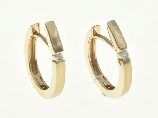 Creolen in 1,7 cm aus Sterling Silber, rosegold vergoldet mit Zirkonia, Durchmesser von 2,1 mm, Hersteller Juwelier Harnisch, elegantes Design und zeitloser Glanz.