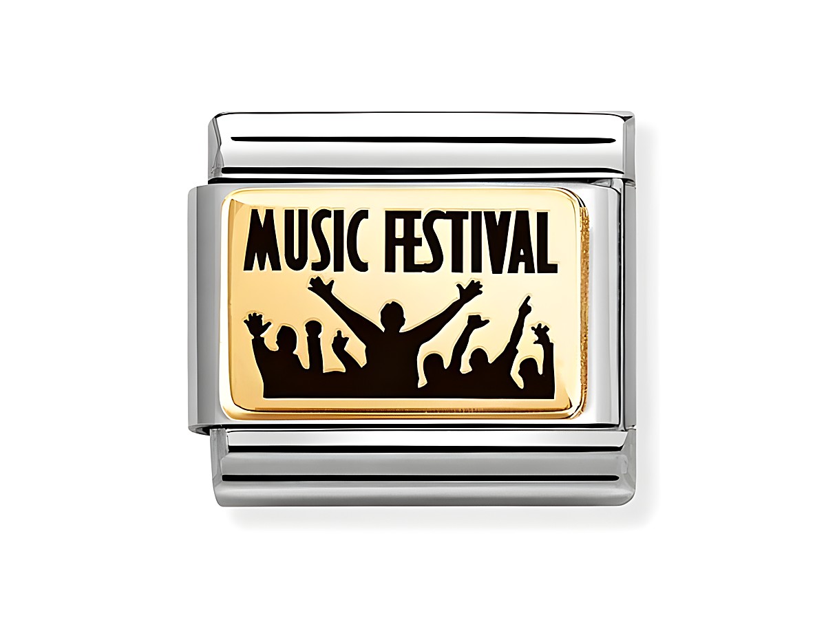 Elegante Emaille-Brosche mit goldener Oberfläche, auf der die Aufschrift Music Festival und Silhouetten von feiernden Menschen abgebildet sind, ideales Schmuckstück für Musikliebhaber.