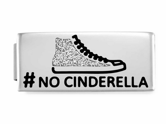 Elegantes Charm aus Edelstahl mit schwarzer Schrift No Cinderella und glitzerndem Turnschuh-Motiv, ideal für individuelle Armbänder von Nomination.