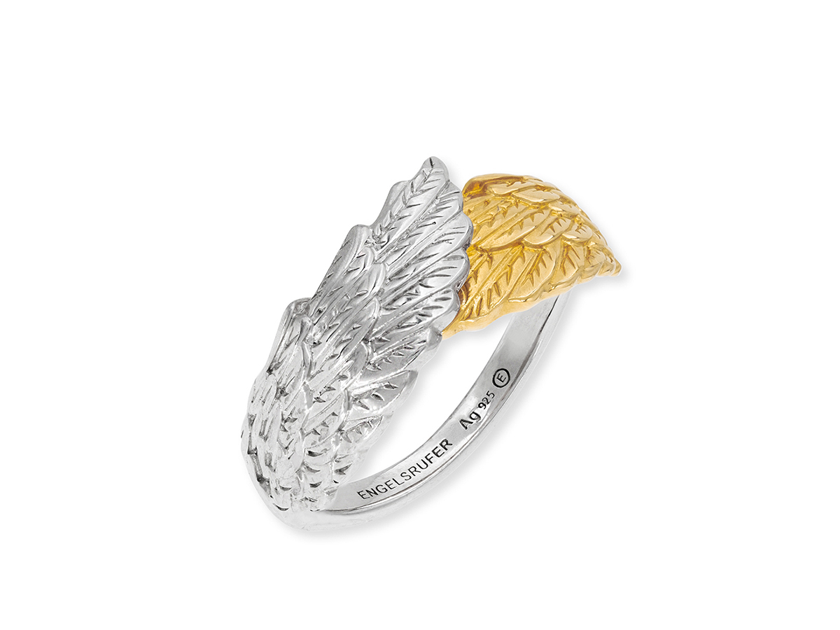 Engelsrufer ERR-WINGS-BIG WING Ring Double Bicolor - Gelbgold Verg. auf Silber Der Ring zeigt ein elegantes Design mit doppelten Flügeln in bicolor, wobei eine Hälfte aus gelbgoldvergoldetem Silber und die andere aus gebürstetem Silber besteht.