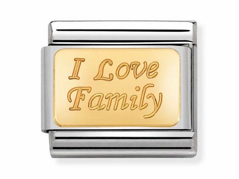 Ein charm mit dem Schriftzug I Love Family in Gold auf einer silbernen Basis, der die Verbundenheit zur Familie symbolisiert und Teil der Nomination Composable Classic Kollektion ist.
