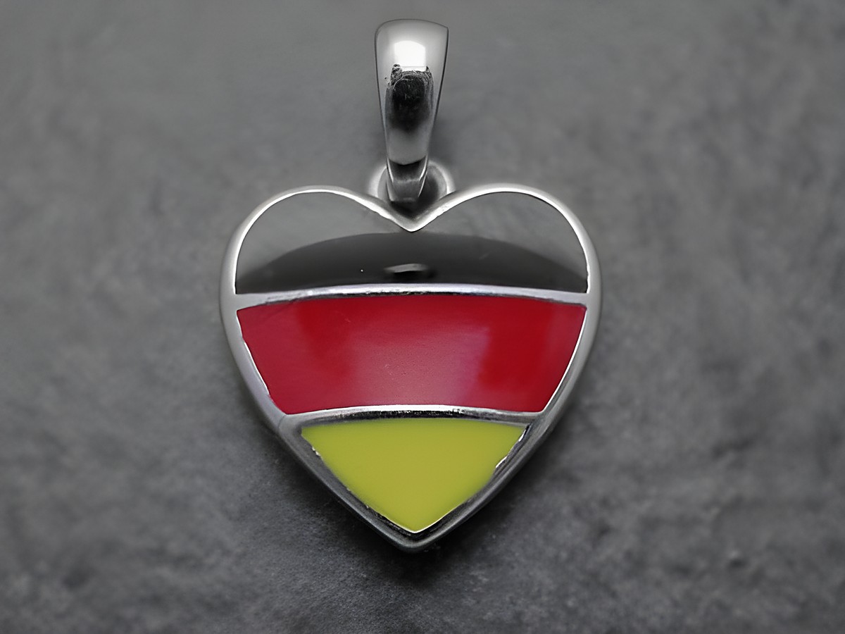 Herz Anhänger aus Sterling Silber rhodiniert in Schwarz, Rot und Gold, niedlich und perfekt als Deutschland Fanartikel geeignet, Hersteller Juwelier Harnisch, Deutschland.
