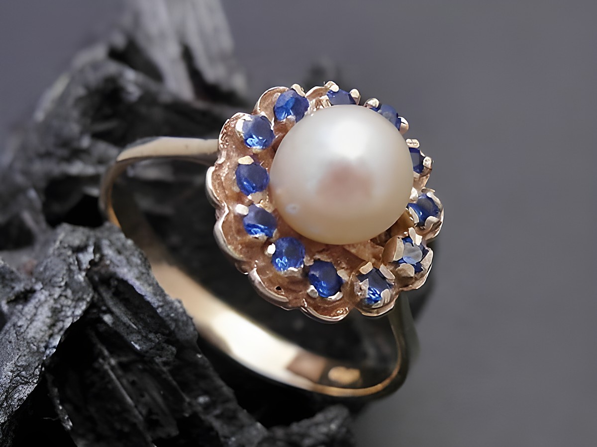 Gold Perlen Ring blumig Gr. 54,5 mit 6,1 mm Zuchtperle und synthetischen Saphiren in Gold 333 von Juwelier Harnisch bis Gr. 56/18.