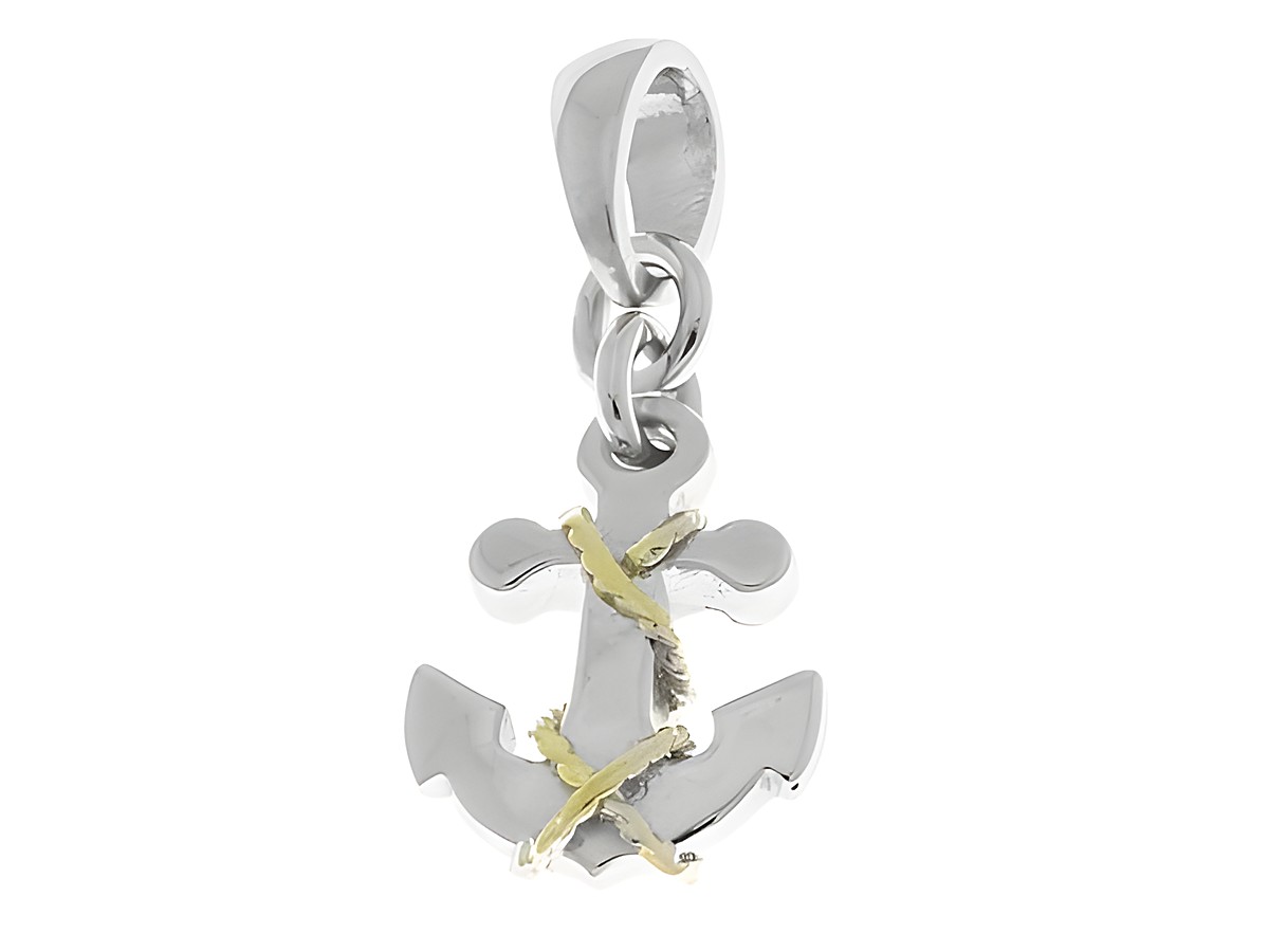 Ein Anhänger in Form eines Ankers aus Silber, rhodiniert und bicolor, mit maritimen Elementen und einem dekorativen Goldstrang, ideal für Seefahrt-Fans, Hersteller Juwelier Harnisch.