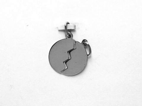 Runder 925 Sterling Silber Partner Anhänger in zwei Teilen mit einer Bruchlinie, Durchmesser 19 mm, hergestellt von Juwelier Harnisch, ideal für Partner.
