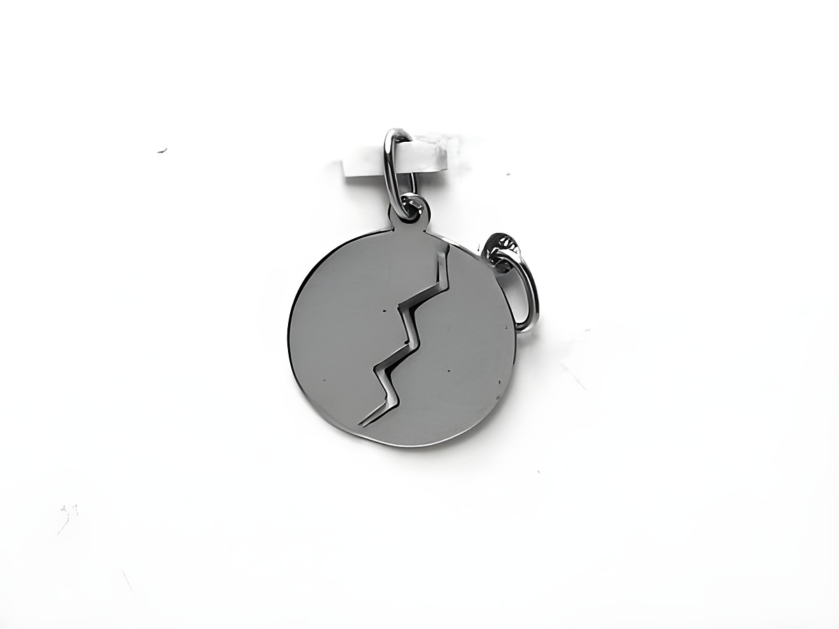 Runder 925 Sterling Silber Partner Anhänger in zwei Teilen mit einer Bruchlinie, Durchmesser 19 mm, hergestellt von Juwelier Harnisch, ideal für Partner.