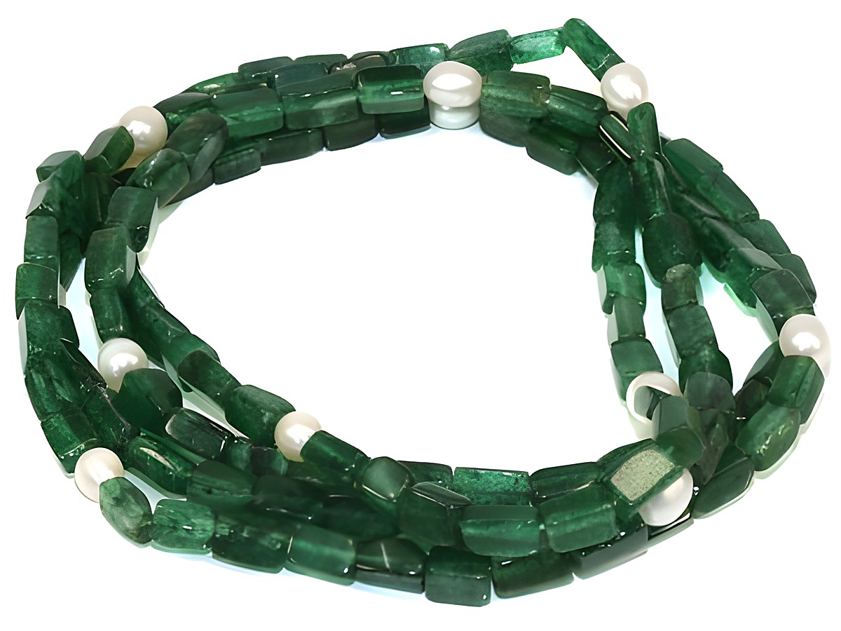 Aventurin Kette mit Süsswasser-Perlen 90 cm, hergestellt von Juwelier Harnisch, Steinketten, in eleganter Anordnung mit grünen Steinen und schimmernden Perlen. – Ansicht 2