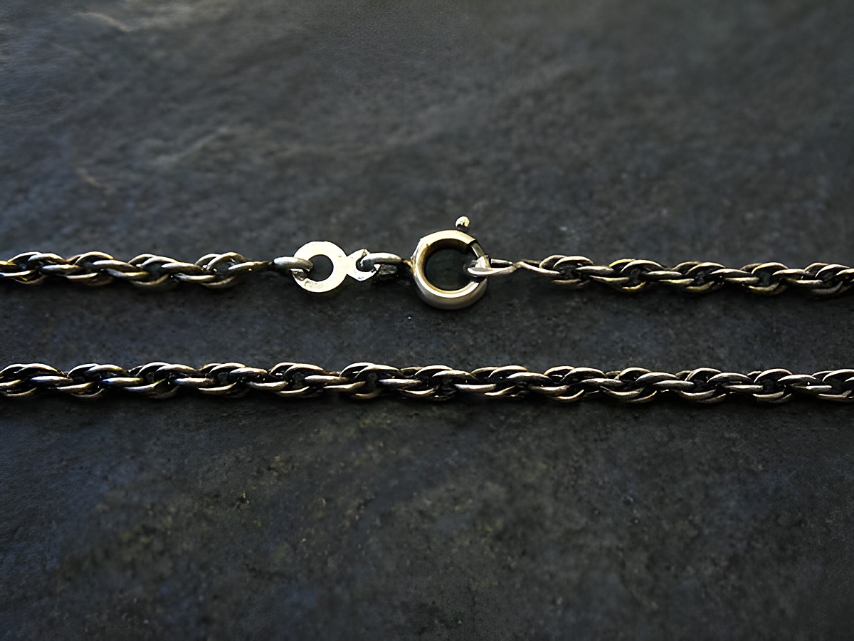 Geschwärzte Kordelkette Doppelanker 45 cm 2 mm, Hersteller Juwelier Harnisch, hochwertige Verarbeitung, zeitloses Design, ideal für Schmuckliebhaber und vielseitig kombinierbar.
