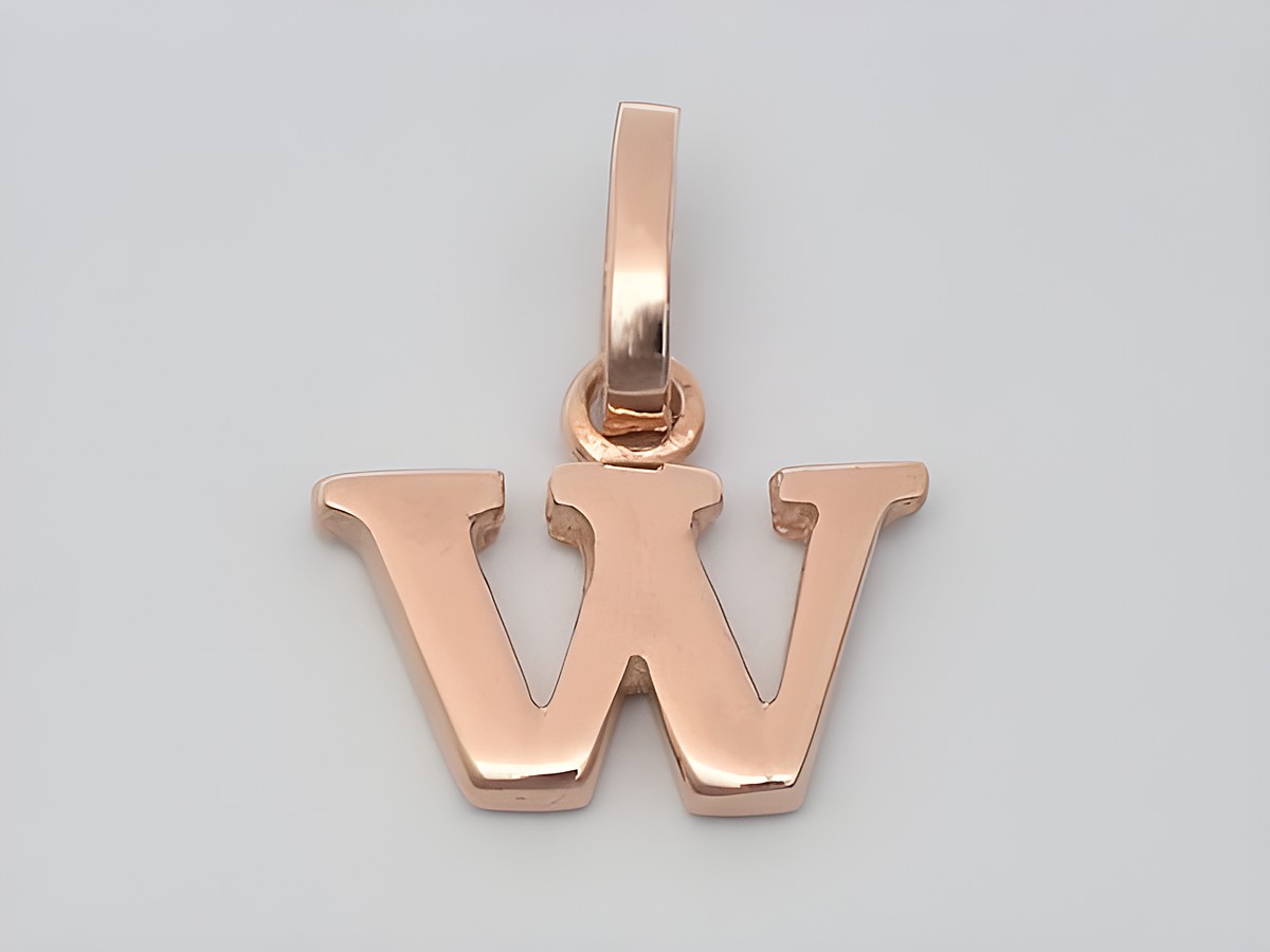 W Buchstaben Anhänger 925 Sterling Silber rosé vergoldet von Juwelier Harnisch, elegant und modern gestaltet, ideal als Schmuckaccessoire oder persönliches Geschenk.
