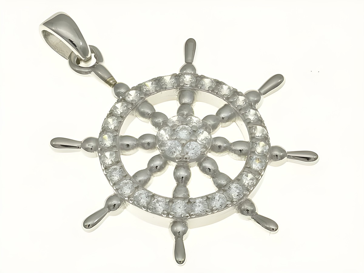 Steuerrad Anhänger aus rhodiniertem Sterling Silber, verziert mit Zirkonia, Hersteller Juwelier Harnisch, maritim geprägtes Design für Seefahrt-Fans.