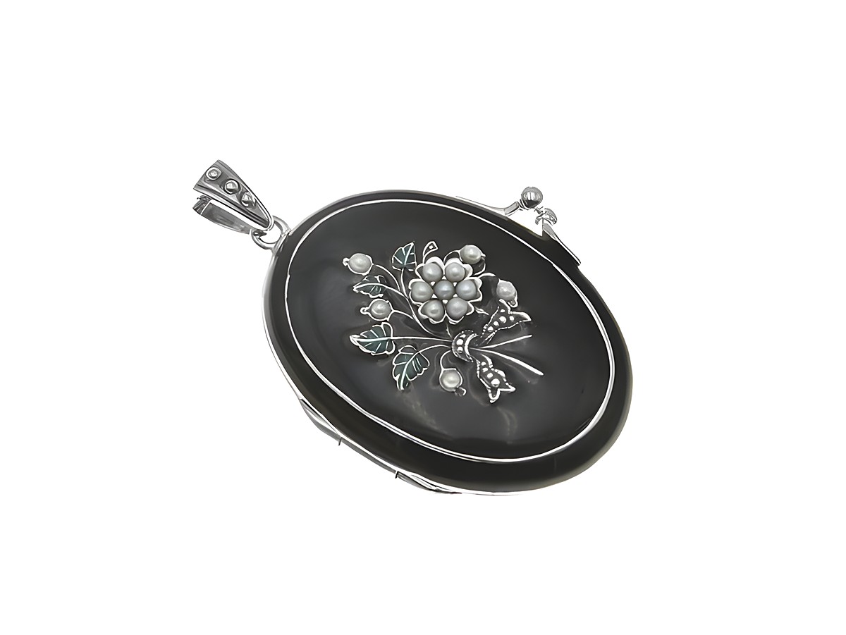 Blume Medaillon Sterling Silber emailliert, ovales Design mit floralen Motiven in zarten Farben, Hersteller: Juwelier Harnisch. Ideal als stilvolles Schmuckstück für besondere Anlässe.
