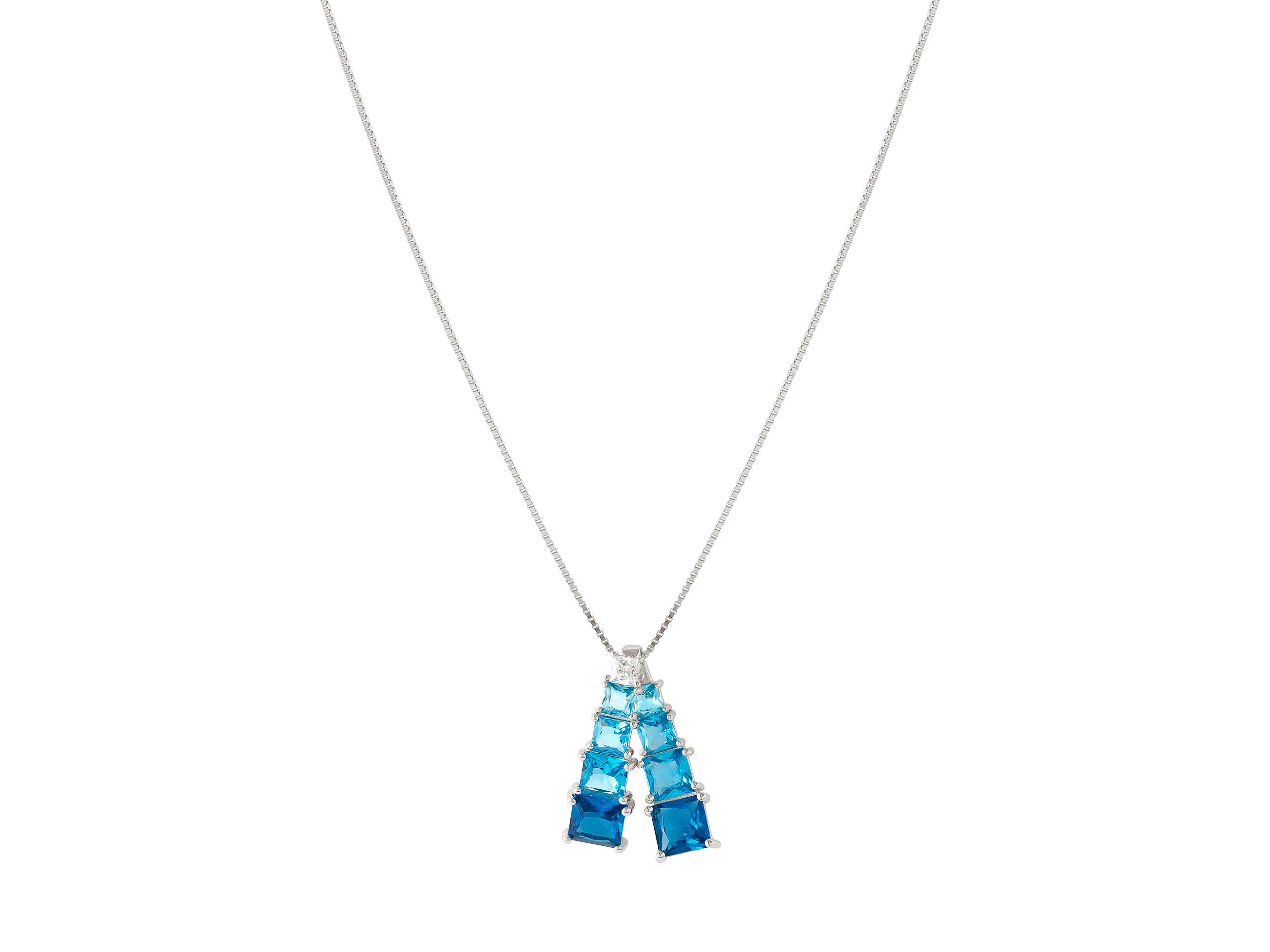 Eine Halskette aus Sterling Silber mit einem Himmelblauen Zirkonia Anhänger, der in einer eleganten Form gestaltet ist und verstellbar bis 50 cm ist.