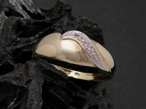 Gold Ring traumhaft aus Gold 333 bicolor mit Diamant, hochwertiger Goldring in Größe 56,5, Hersteller Juwelier Harnisch geeignet bis Größe 58/18,5.