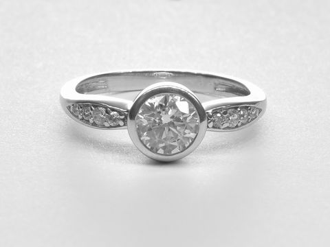 300922-0 Silber Ring rund aus Sterling Silber, elegant mit Zirkonia, Größe 58 von Hersteller Juwelier Harnisch, ideal bis Größe 58 oder 18,4.