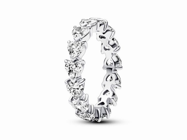 193103060-0 Ewigkeits-Ring von Pandora aus Sterling Silber mit klaren Zirkonia in Herzform, Größe 60, geschmackvolles Design, ideal als elegantes Schmuckstück.