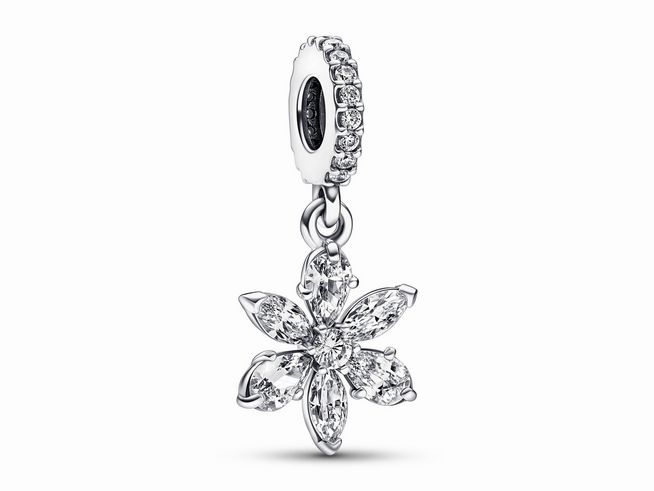 Sterling Silber Pandora Charm mit Zirkonia in klarer Ausführung, gestaltet als blütenförmiger Anhänger, ideal für die individuelle Schmuckgestaltung.