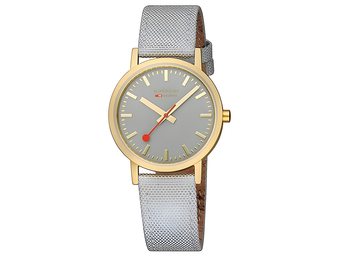 Mondaine Classic Uhr A660.30314.80SBU mit 36 mm Gehäuse, IP Gelbgoldvergoldung und grauem Ziffernblatt, ausgestattet mit einem grauen Stoffarmband und rotem Sekundenzeiger.
