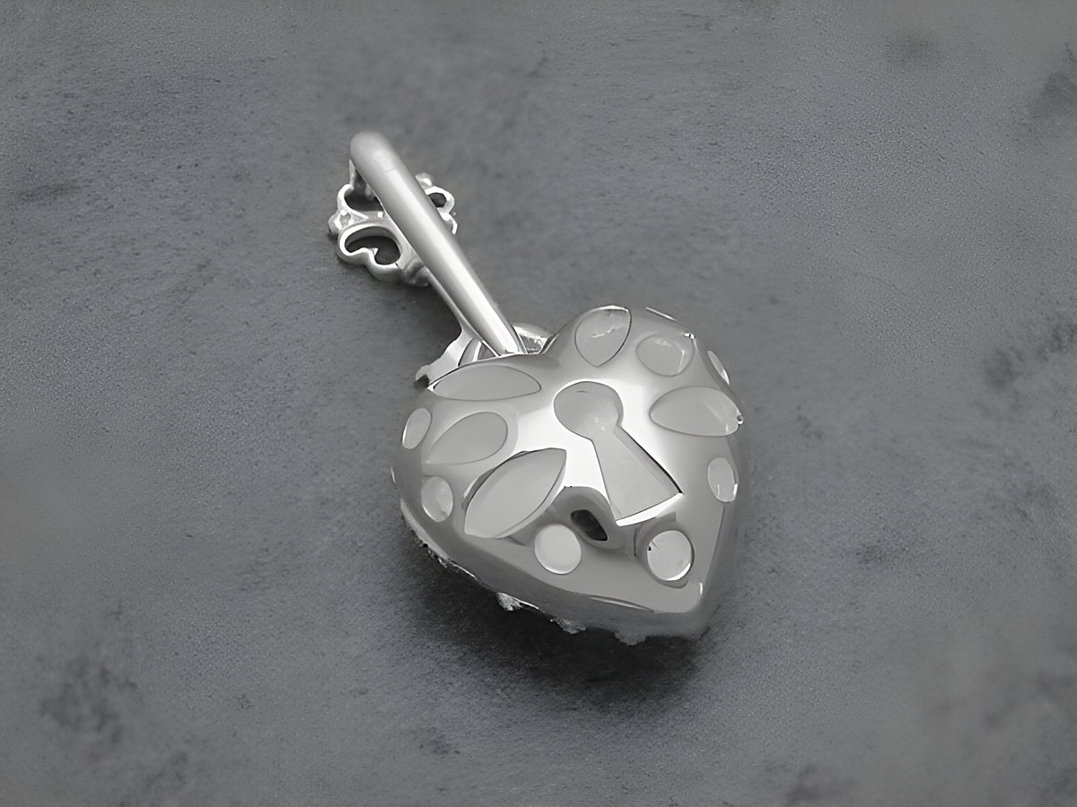 Herz Anhänger aus rhodiniertem Sterling Silber mit rotem und schwarzem Lack, Hersteller Juwelier Harnisch, plastisch gestaltet. Ideal für eine romantische Note. – Ansicht 2