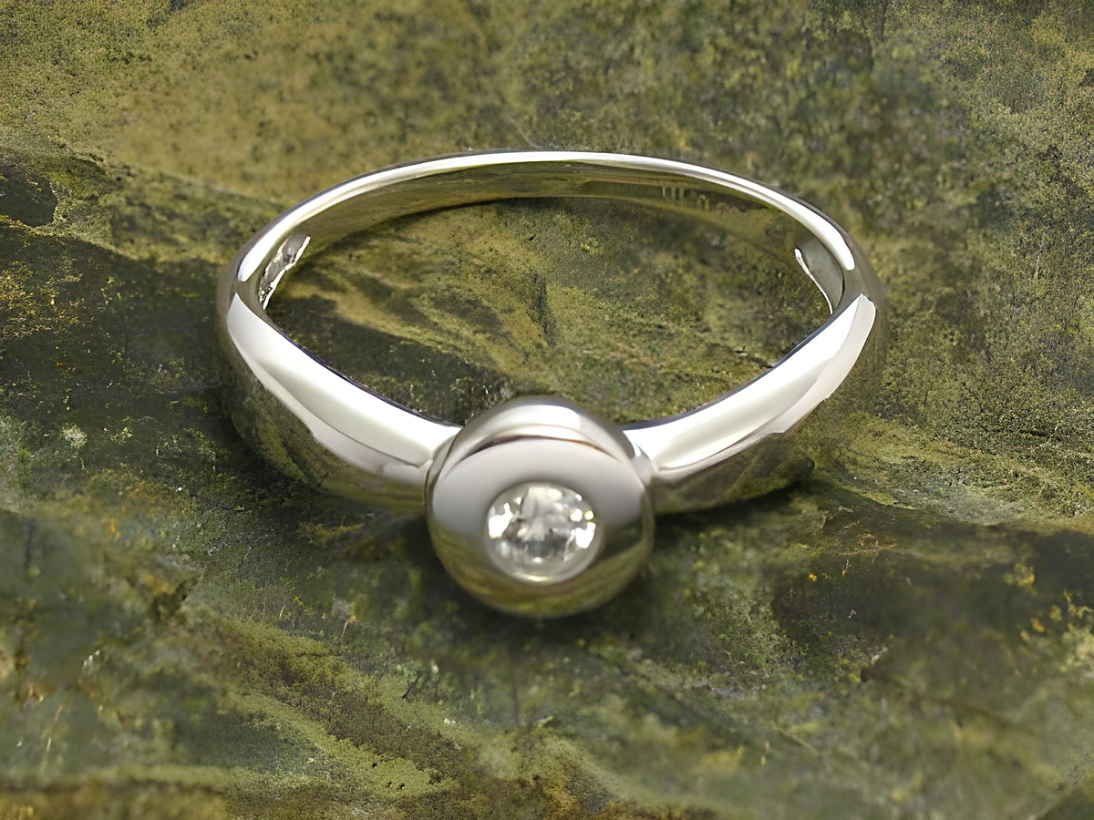Eleganter Ring aus 585 Weißgold in Größe 54 mit einem Diamanten, hergestellt von Juwelier Harnisch, ideal für besondere Anlässe.