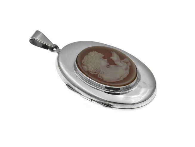 Ovaler Karneol Medaillon, poliert, aus Sterling Silber, mit eleganter Gemme einer Frau, kunstvoll gestaltet von Juwelier Harnisch. Ideal als Schmuckstück oder Geschenk.