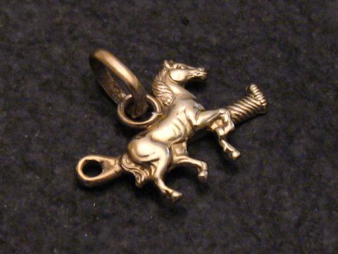 Gold Anhänger Gold 333 13x20 mm Pferd Hersteller Juwelier Harnisch Tiere, filigrane Ausarbeitung eines Pferdes, ideal als Geschenk oder für die persönliche Sammlung.