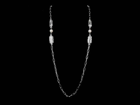 Lange Kette XXL versilbert mit Ankerdesign und Perlen von Juwelier Harnisch, 78 cm lang, elegantes Schmuckstück für jeden Anlass, vielseitig kombinierbar.