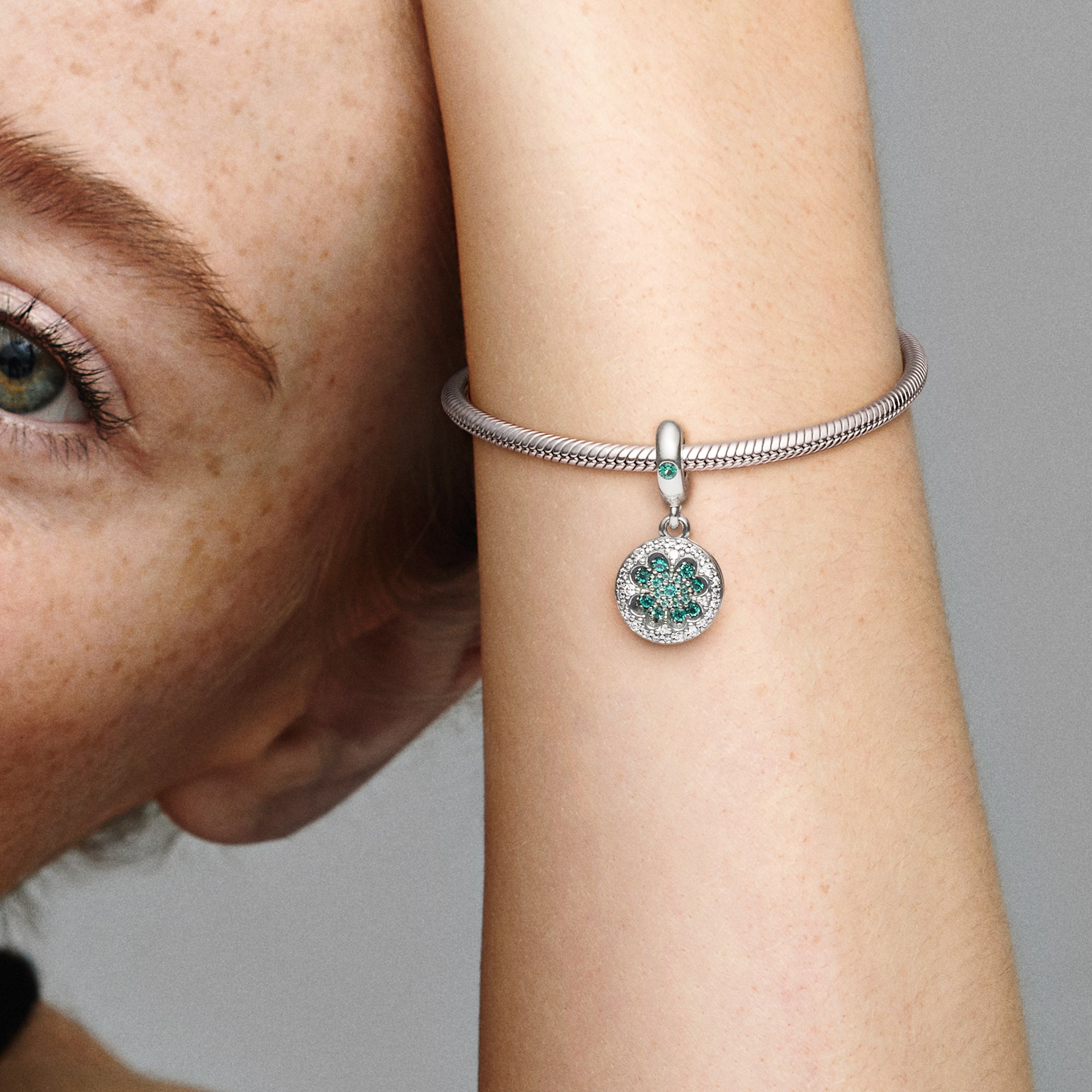 Pandora Dazzling Clover - Kleeblatt - Charm Anhänger – Ansicht 5
