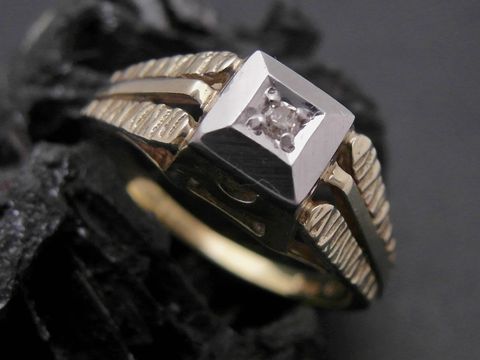 Gold Ring bewundernswert aus Gold 585 bicolor mit Diamant, eleganter Goldring der Größe 54, Hersteller Juwelier Harnisch, ideal bis Größe 54/17,5.