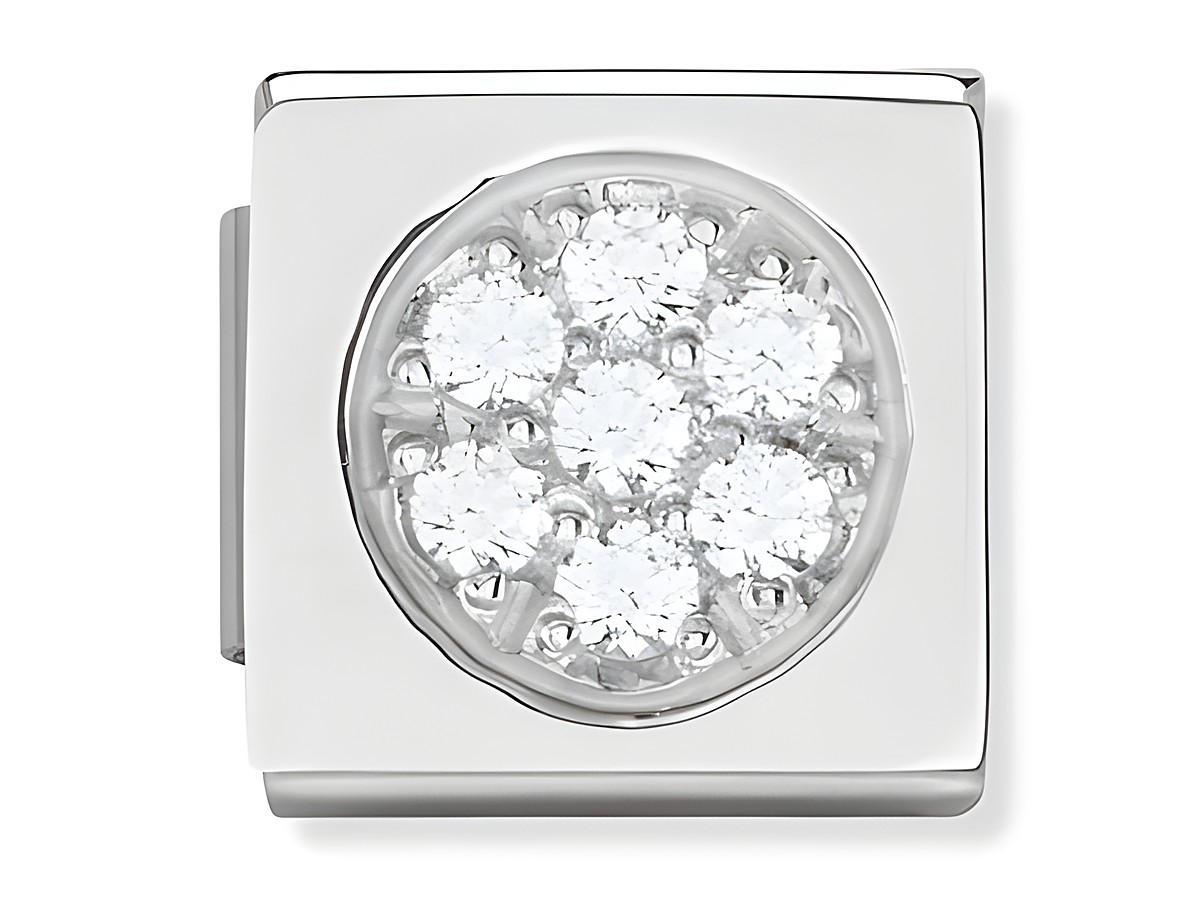 Ein elegantes Charm in Silber mit einem runden Design, verziert mit funkelnden Zirkonia-Steinen. Teil der Nomination Royal Collection, Modellnummer 140957 23.