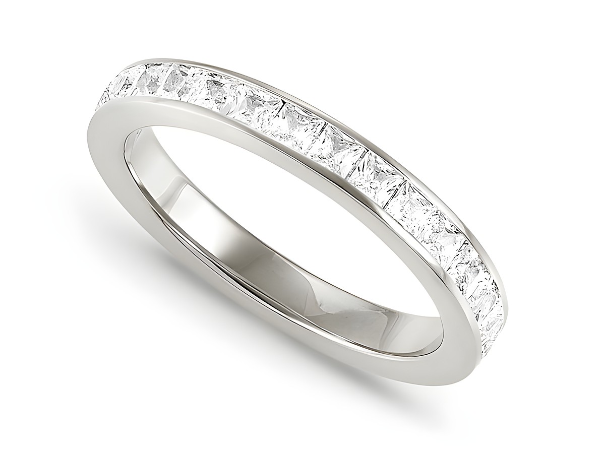 Zirkoniasteine in einer eleganten Anordnung zieren den rhodinierten Silberschmuckring von Nomination, Modell CARISMATICA, Größe 17, glänzend und modern.