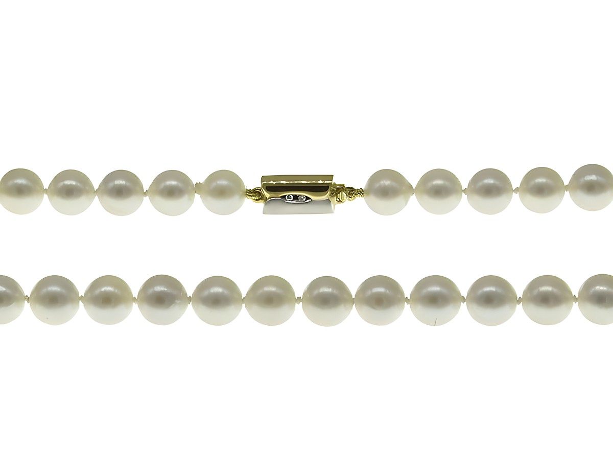 Perlenkette aus Süßwasser-Zuchtperlen mit einer Größe von 8-8,5 mm in Weiß, 45 cm lang, Bicolor 585, klassisches Design, hergestellt von Juwelier Harnisch.